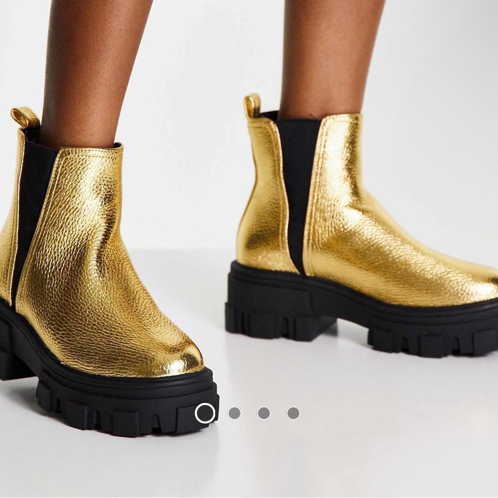 💛 ASOS 🖤 Addy Chunky Chelsea Boots in Gold sz 6
